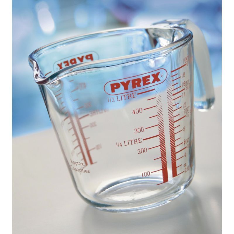 Pyrex 1 Pint Measuring Jug