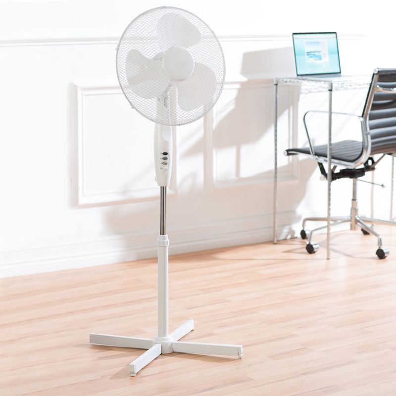 Status Portable 16-Inch Oscillating Stand Fan White